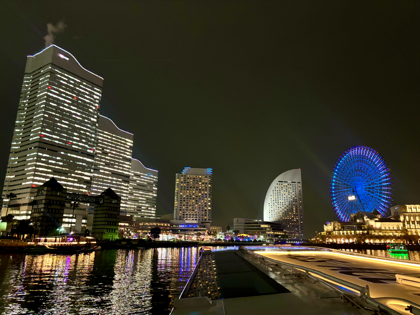 おとなり横浜駅から出航！みなとみらいの絶景も堪能できる「大岡川桜クルーズ」（乗船時間60分）【JR東海道線7分＋徒歩５分】